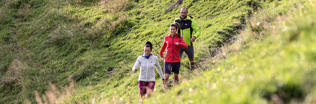 Wandergruppe am Berg